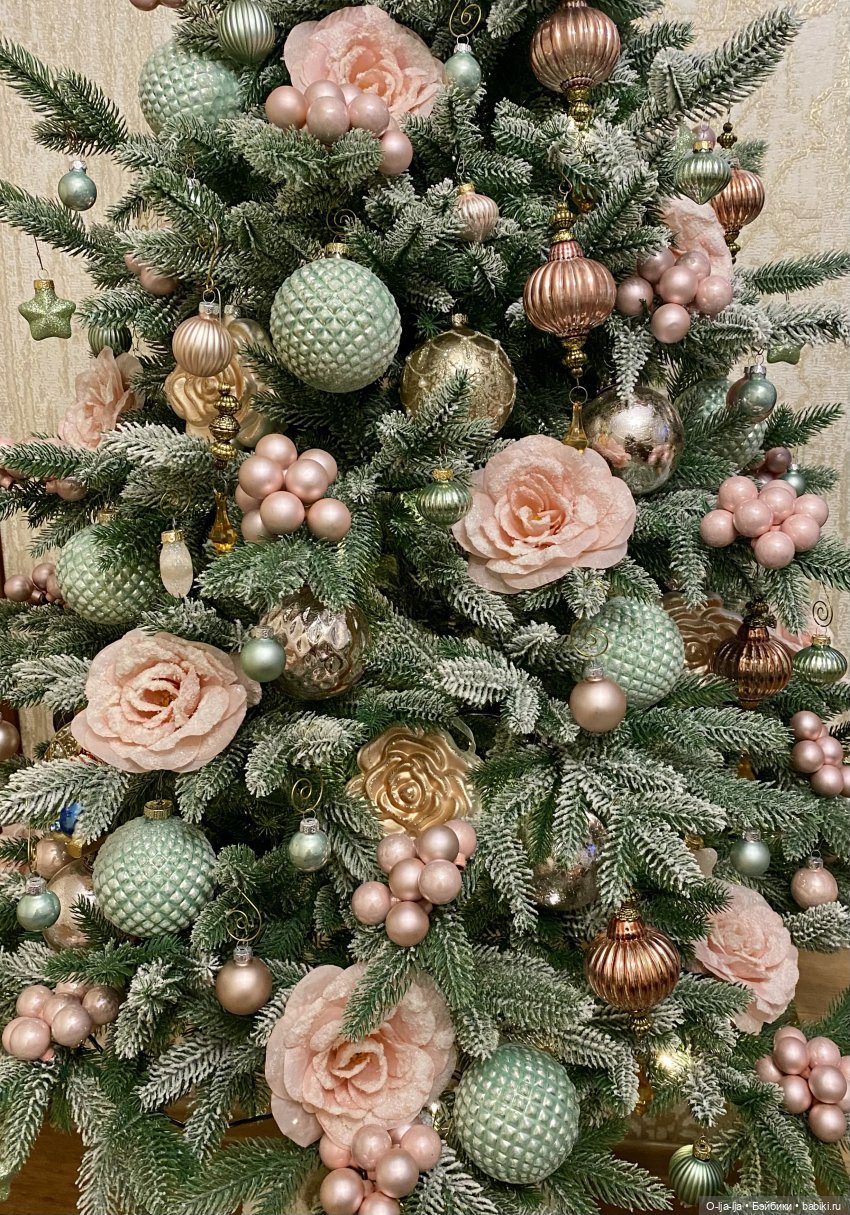 И вот она, нарядная, на праздник к нам пришла