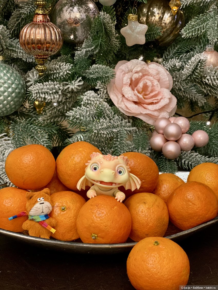 И вот она, нарядная, на праздник к нам пришла