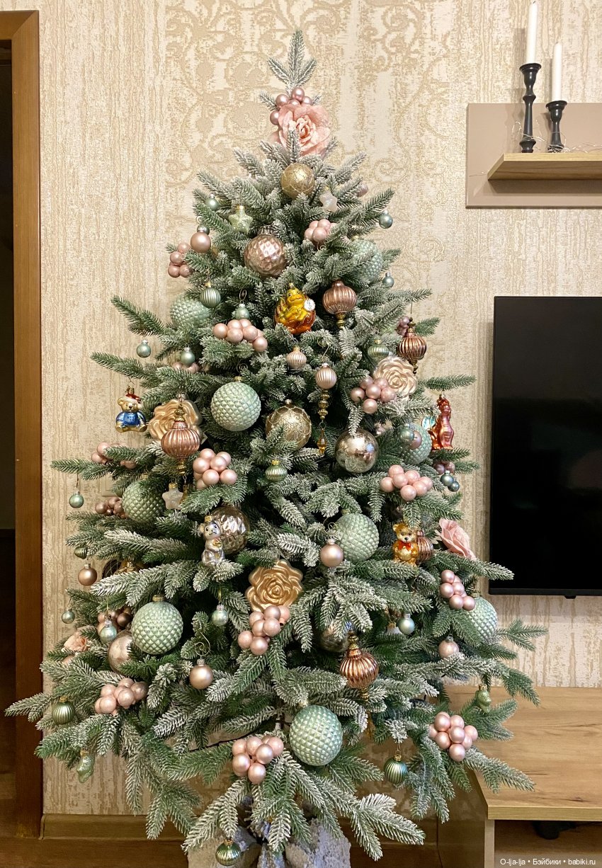 И вот она, нарядная, на праздник к нам пришла