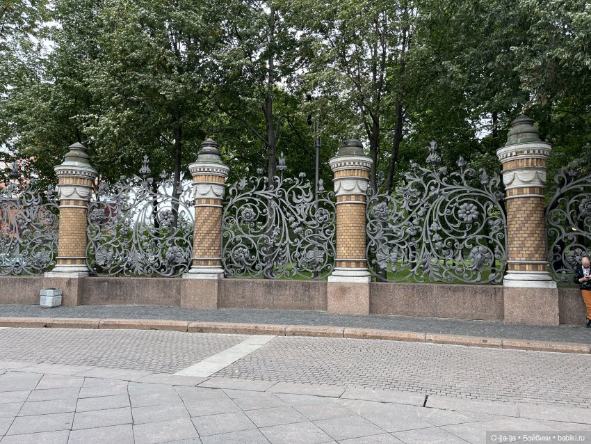 Прогулки по Питеру и Москве