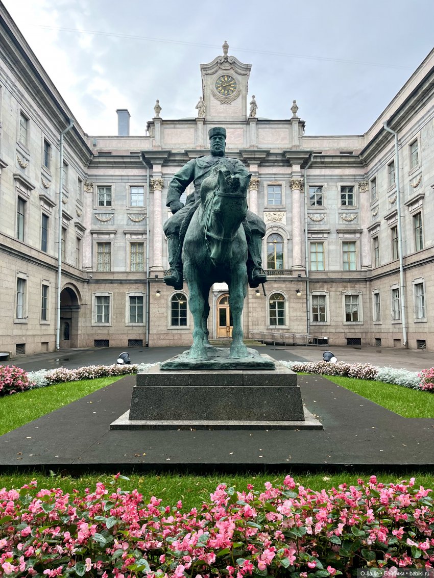 Прогулки по Питеру и Москве