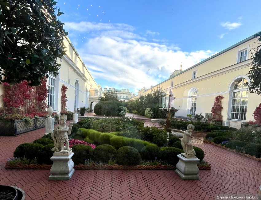 Прогулки по Питеру и Москве