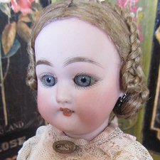 Пампушечка от Simon Halbig