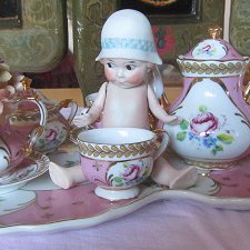 Крошка с ладошку. Осторожно! фото НЮД: 18+ - много,  6+ - в самый раз