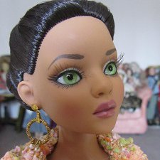 Думала обыкновенная Tonner Ellowyne, но наши люди... подсказали, что все не так просто