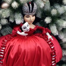 Елочка в Оперном театре Новосибирска. Удивила