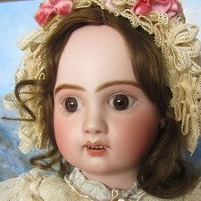 Платье для антикварной куклы. Продолжение. Кукла- тайна.