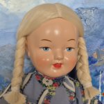 Ляля, скульптор М.Киселева