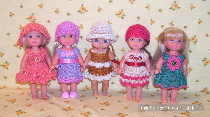 Вязаные платья для Шунечки и куколок Эви