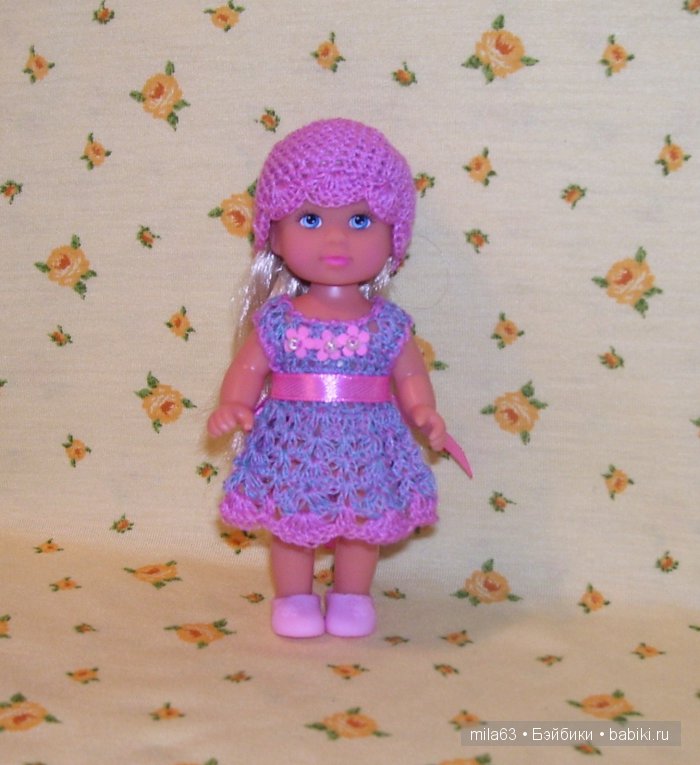 Вязаные платья для Шунечки и куколок Эви