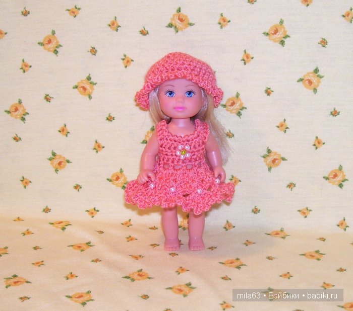 Вязаные платья для Шунечки и куколок Эви