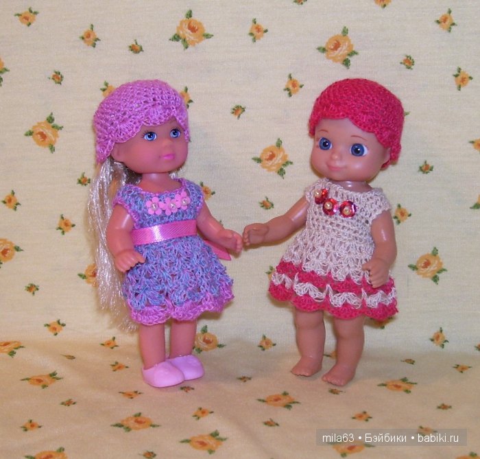 Вязаные платья для Шунечки и куколок Эви