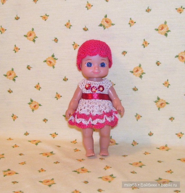 Вязаные платья для Шунечки и куколок Эви