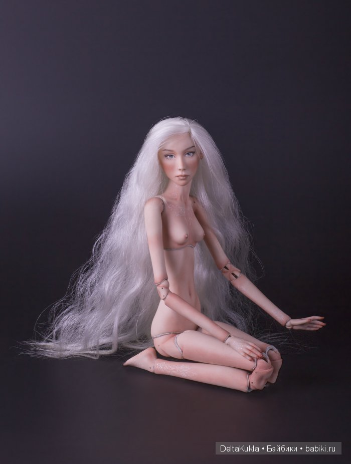 Зима. Фарфоровая шарнирная кукла