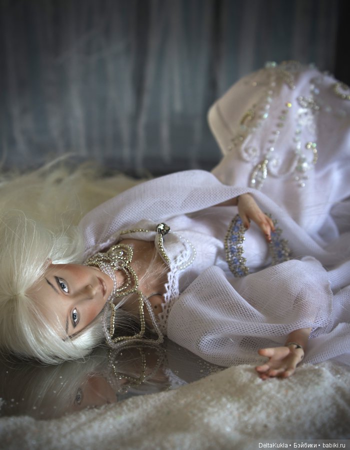 Зимушка-Зима. Шарнирная фарфоровая кукла (фото 6)