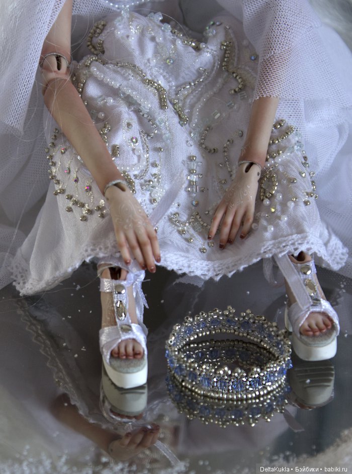 Зимушка-Зима. Шарнирная фарфоровая кукла (фото 5)