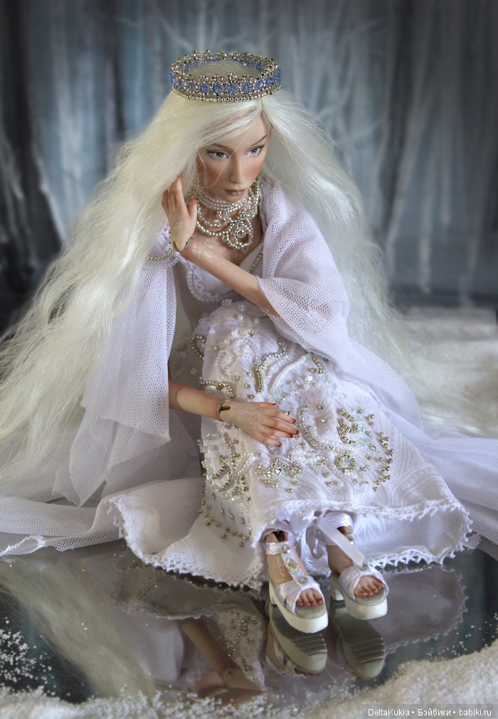 Зимушка-Зима. Шарнирная фарфоровая кукла (фото 4)