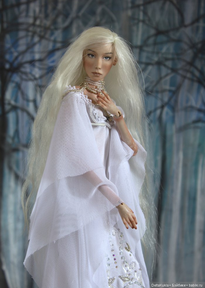 Зимушка-Зима. Шарнирная фарфоровая кукла (фото 2)