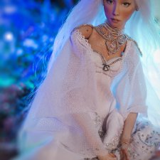 Зимушка-Зима. Шарнирная фарфоровая кукла