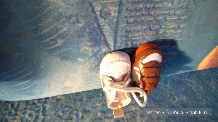 Вот такие вот ботиночки. С аналога кроссовки не лезут, ни Паолам, ни Короле. Ради ботинок не берите, одежка хорошая.)