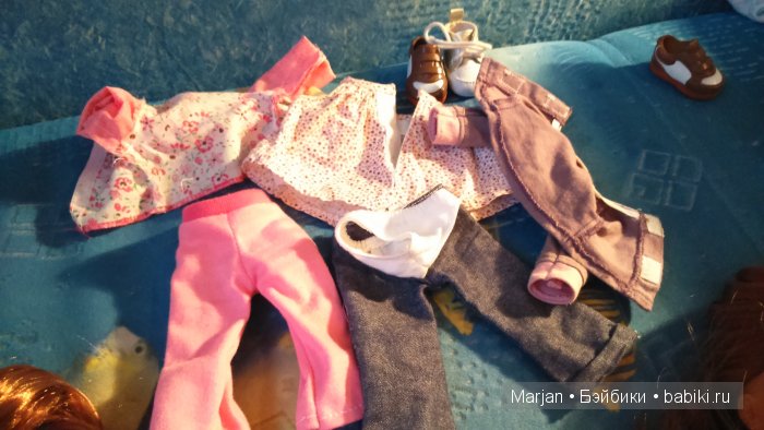 Вот одежда. Надеюсь, хоть что то видно.