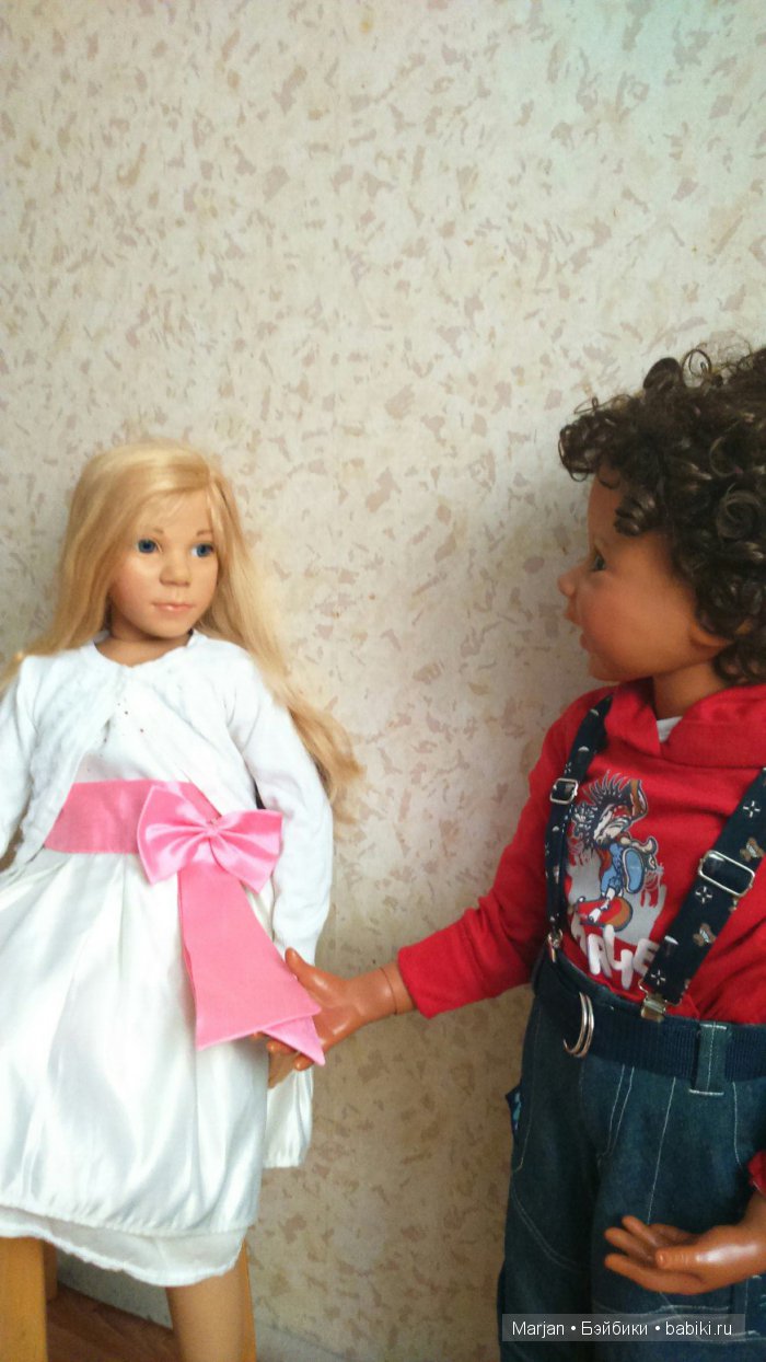 Маленькая страна, маленькая страна, кто мне подскажет, кто расскажет