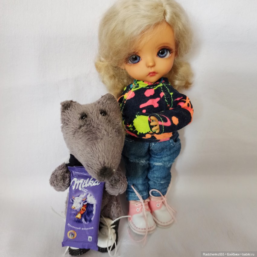 От нашего волка Вашим принесли шоколадку