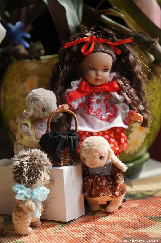 Фантазия на тему Красной шапочки. Часть 2. Kickits Robert Tonner in the Hood (фото 4)