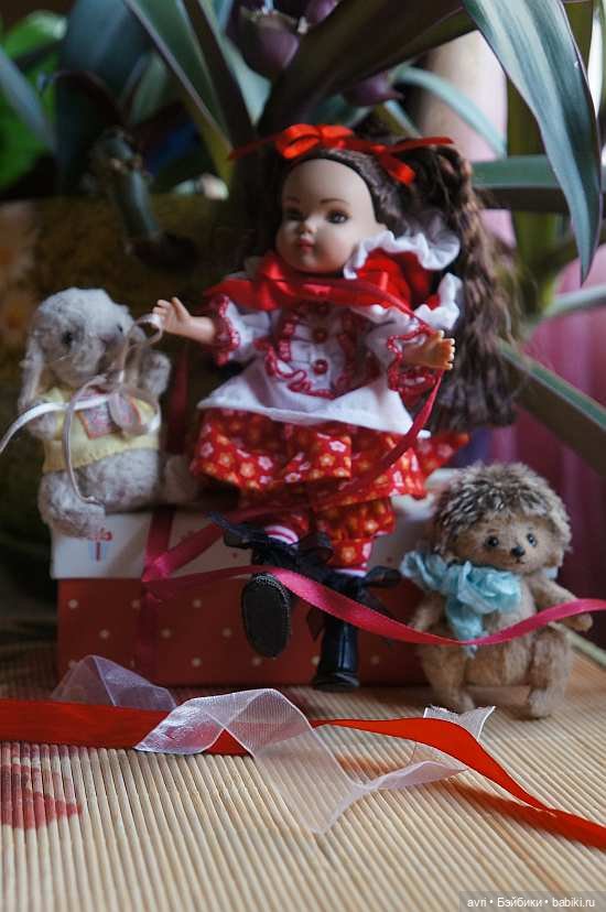 Фантазия на тему Красной шапочки. Часть 2. Kickits Robert Tonner in the Hood (фото 8)