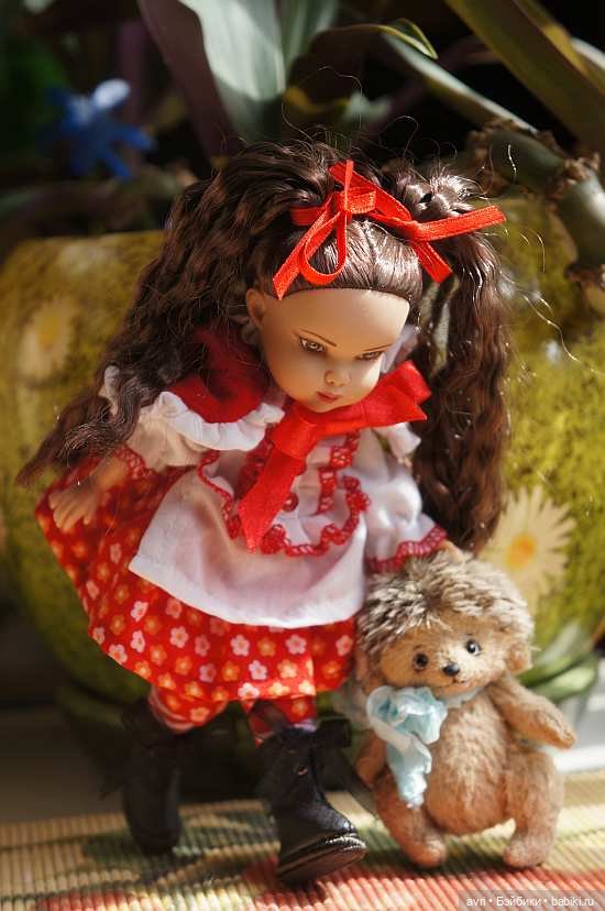 Фантазия на тему Красной шапочки. Часть 3. Kickits Robert Tonner in the Hood (фото 2)