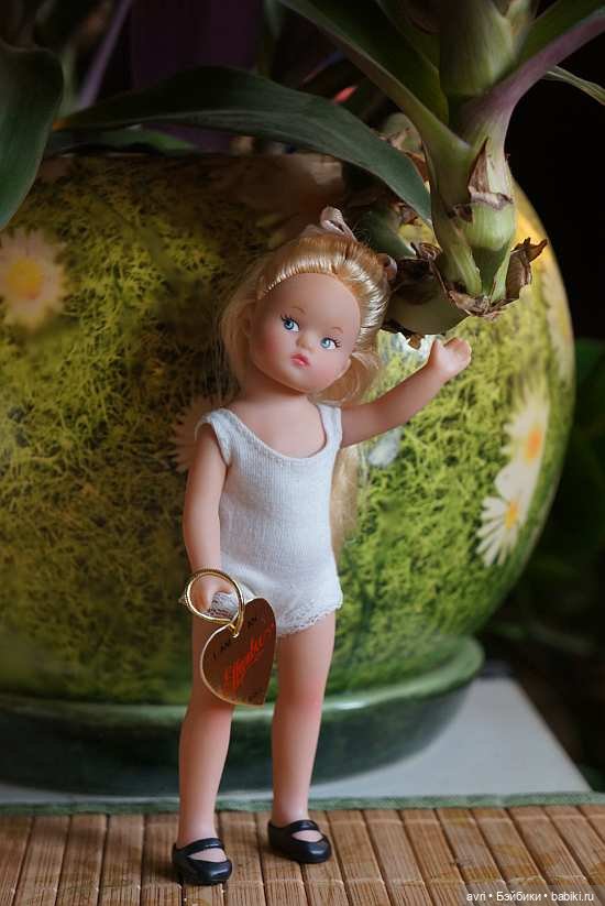 Дюймовочка в новом доме / Robert Tonner Effanbee "Wee Patsy Basic Blonde" 2007 (фото 8)