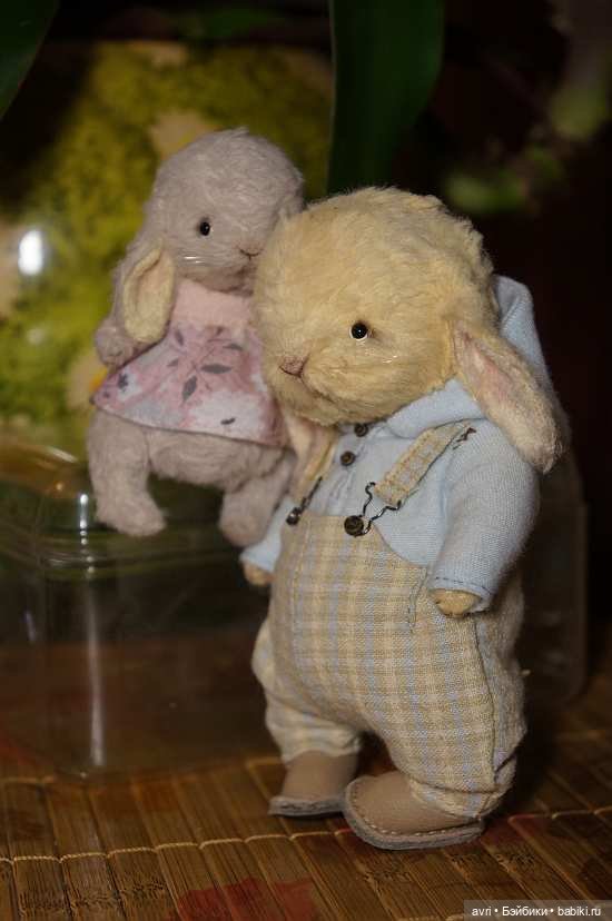 Счастливая семья зайцев снова вместе / Авторская игрушка (фото 2)