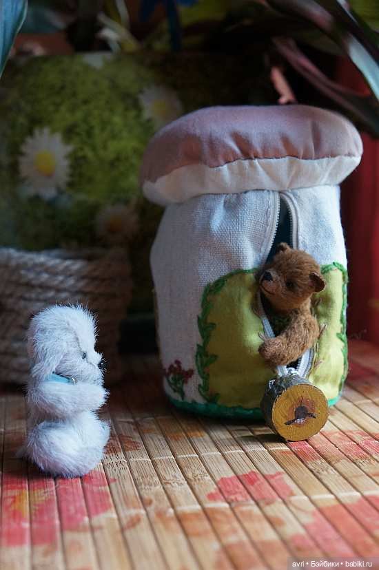 Маленький отважный Томми побеждает медведя / Авторская игрушка (фото 5)