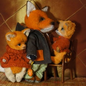 Жизнь в лисьей семье налаживается / Авторская игрушка