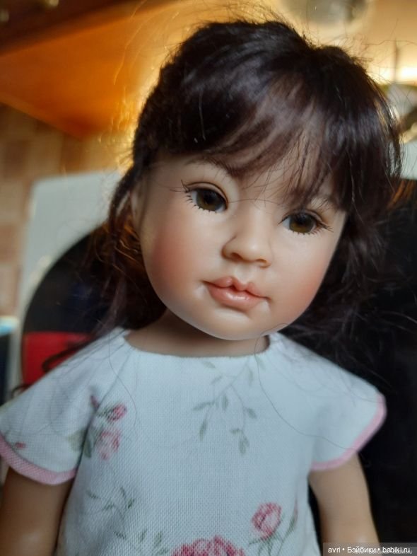 Сложности знакомства... Мона приехала