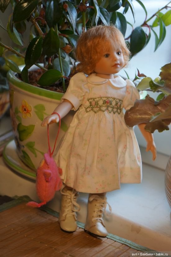 Сложности знакомства... Мона приехала