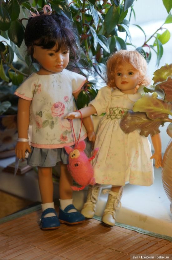 Сложности знакомства... Мона приехала