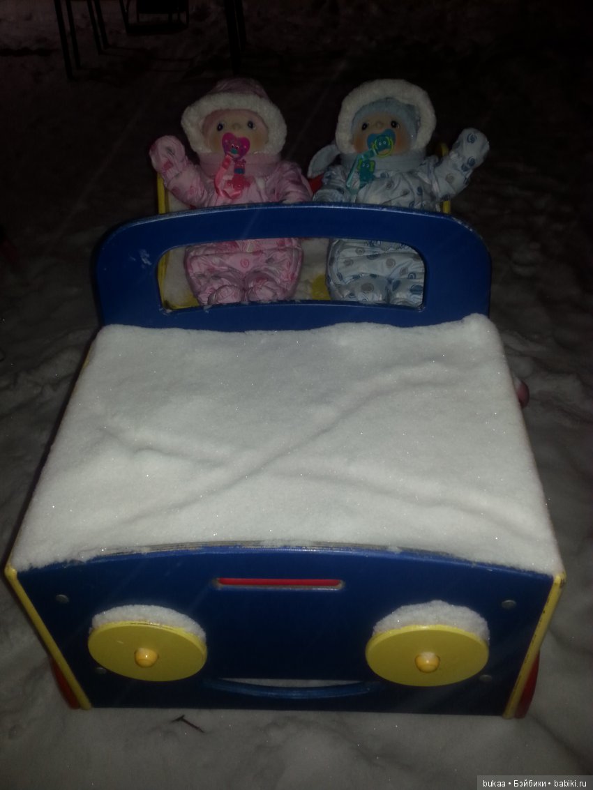 Малыши Rubens Barn на прогулке