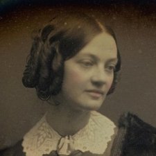 Молодые дамы из прошлого