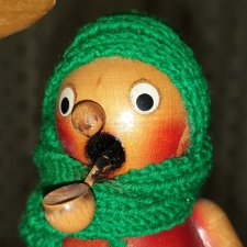 Винтажная фигурка Erzgebirgische Volkskunst, коробейник