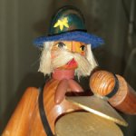 Винтажная фигурка Erzgebirgische Volkskunst, барабанщик