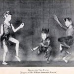 "A Вооk of Marionettes" Хелен Xeйман Джозеф - книгa, о мире мapиoнеточного тeатрa.