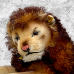 Модель Leo, номер Steiff 2335,00 (аналог, также встречается обозначение 0810/35)