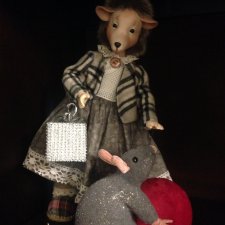 Коллекционная кукла ,Ежиха с мышью Коллекционная кукла ,Ежиха с мышью