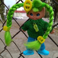 Идя в магазин за хлебом - не забудьте взять с собой свою куклу