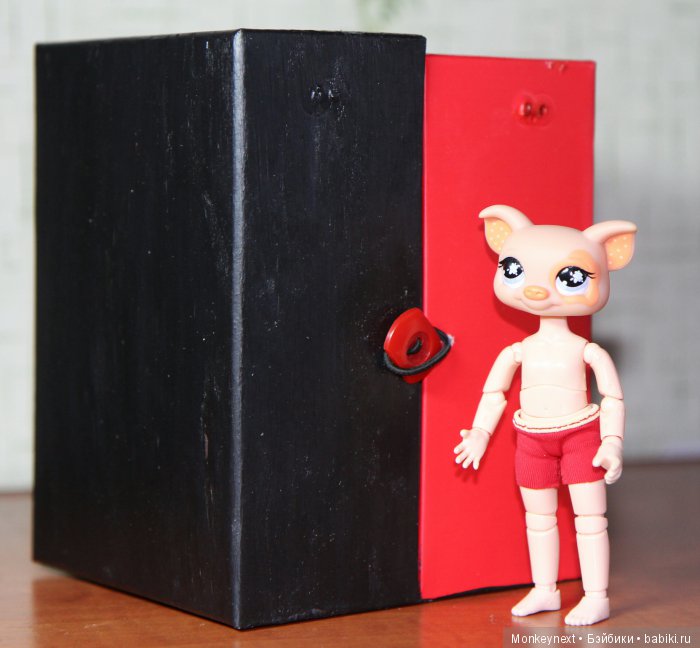 Подарочек для Венечки - переносной гардероб