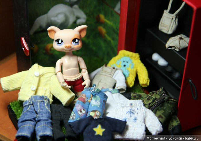 Подарочек для Венечки - переносной гардероб