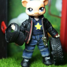 Не хватает только мотоцикла)