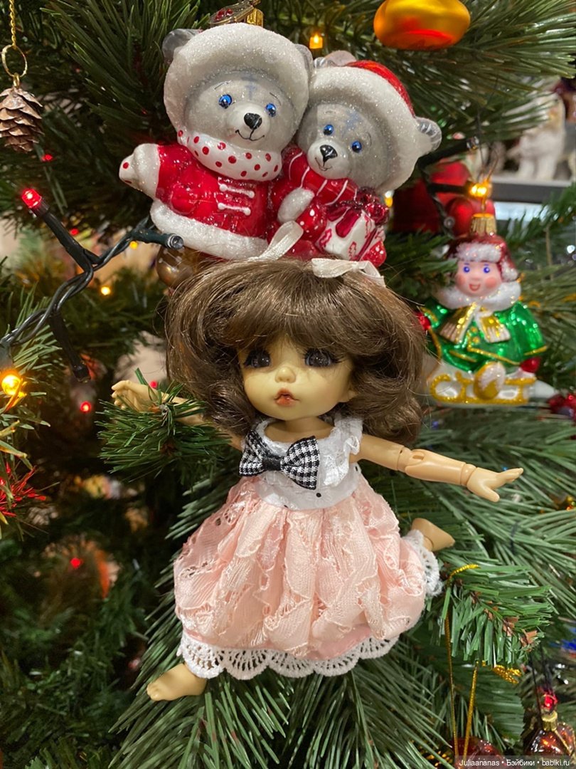 Никогда не поздно фотографироваться с новогодней ёлкой | Бэйбики Никогда не поздно фотографироваться с новогодней ёлкой (фото 2)