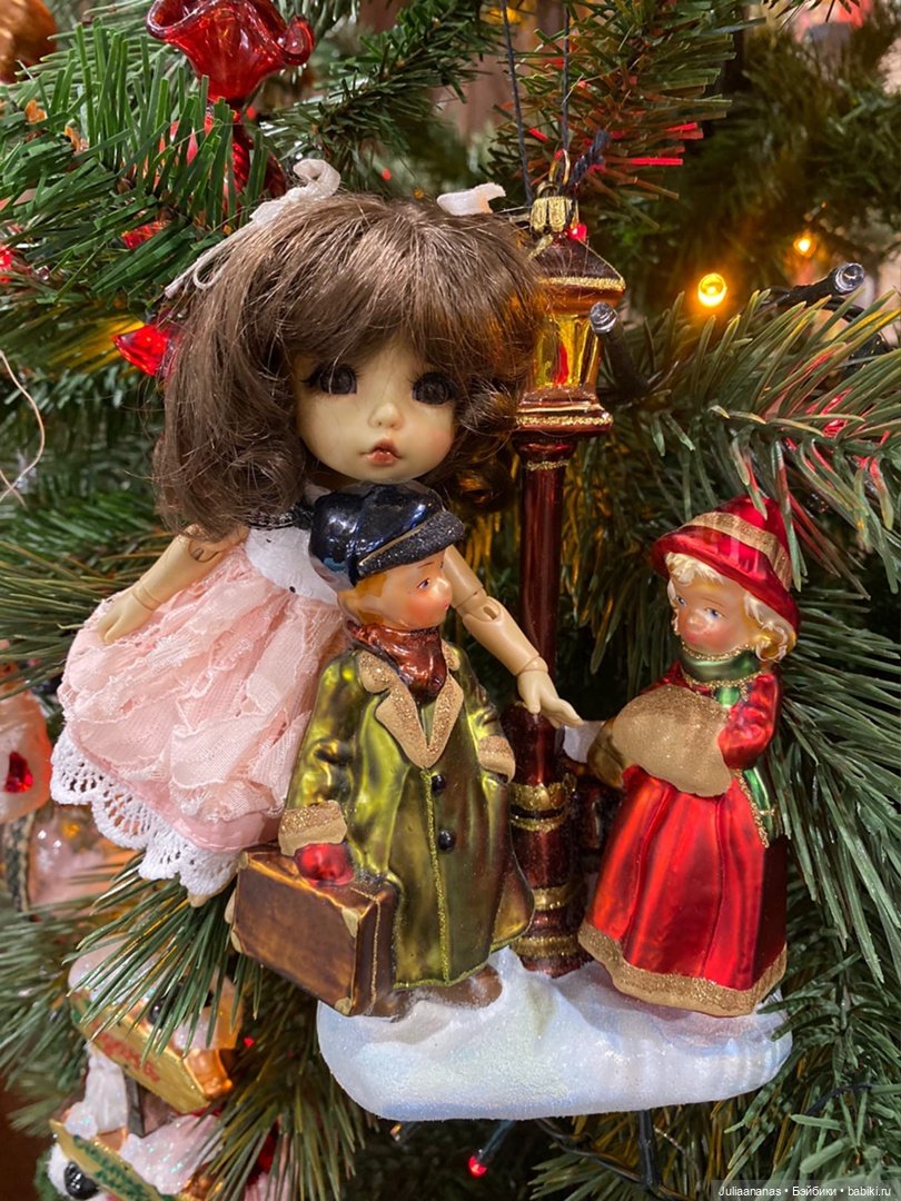 Никогда не поздно фотографироваться с новогодней ёлкой | Бэйбики Никогда не поздно фотографироваться с новогодней ёлкой